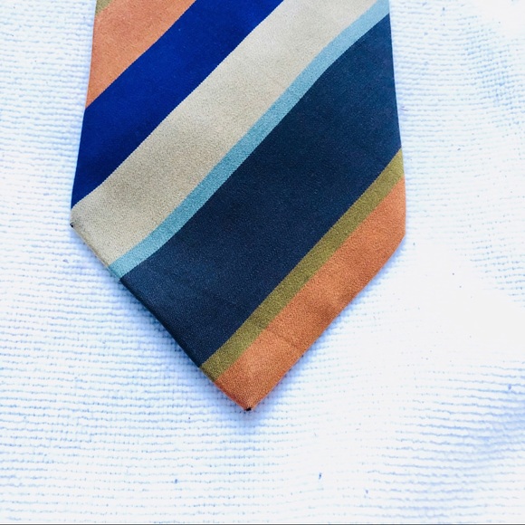 Silk vintage tie by Hugo Boss. Made in Italy - Picture 2 of 5